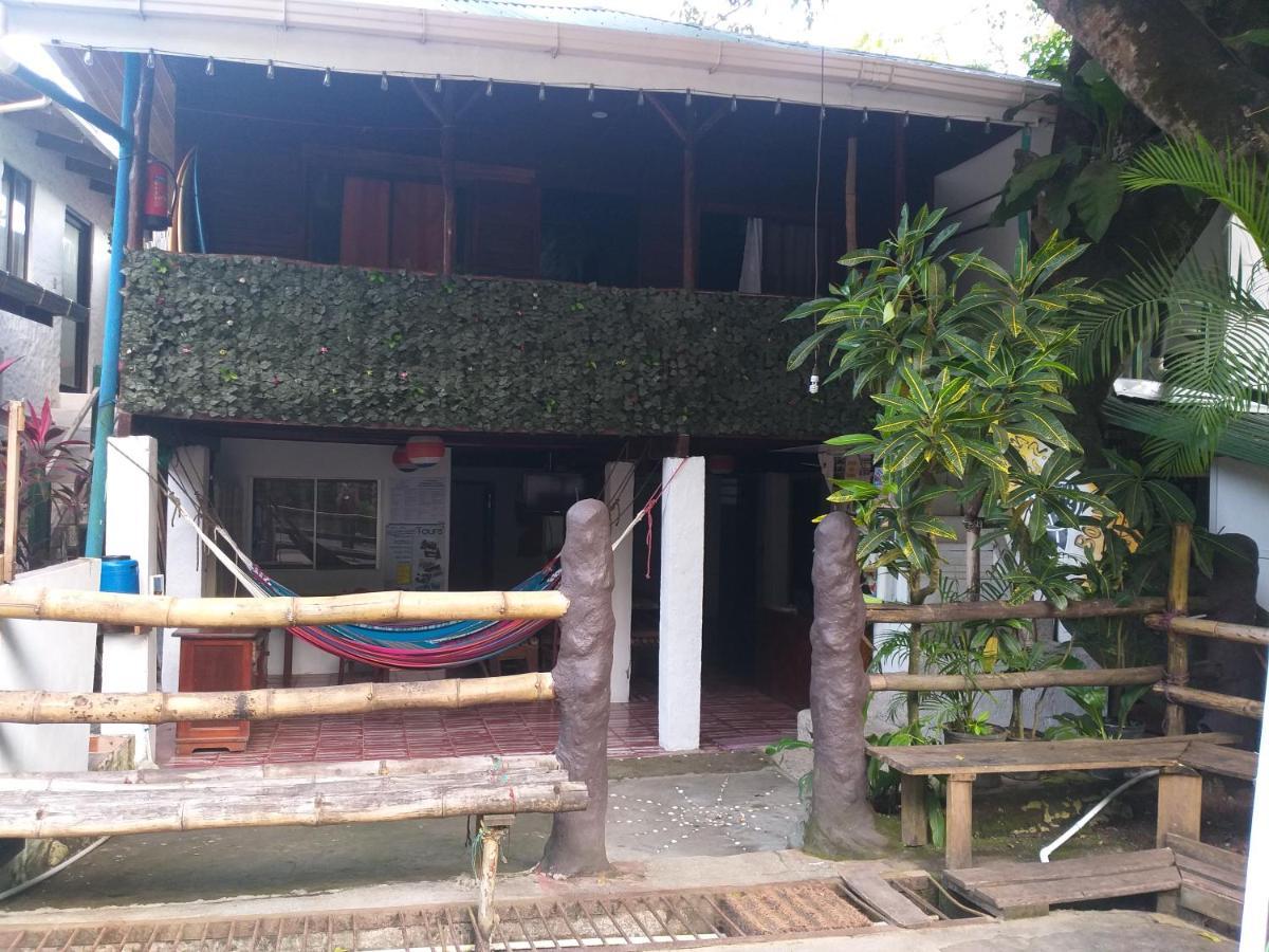 Downtown Montezuma Hostel Exterior photo
