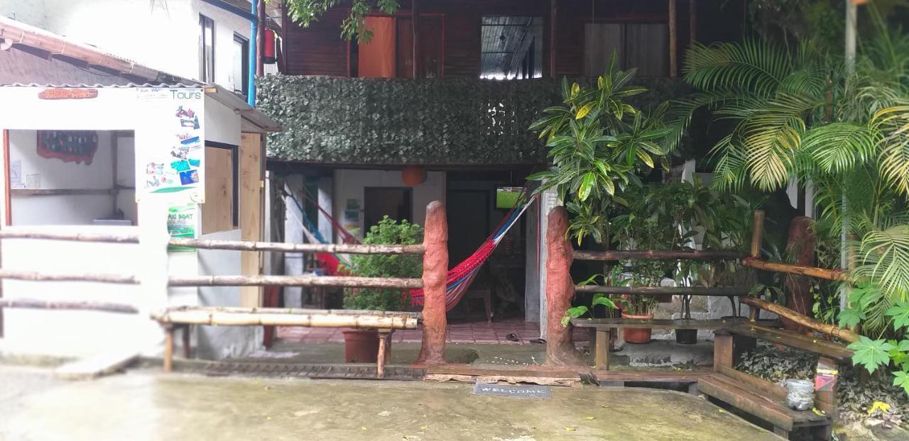 Downtown Montezuma Hostel Exterior photo